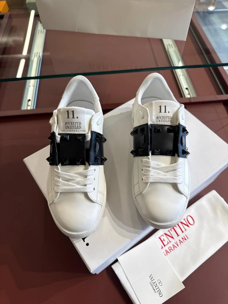 Valentino Garavani Rockstud Siyah Beyaz Kadın Deri Sneaker BS02
