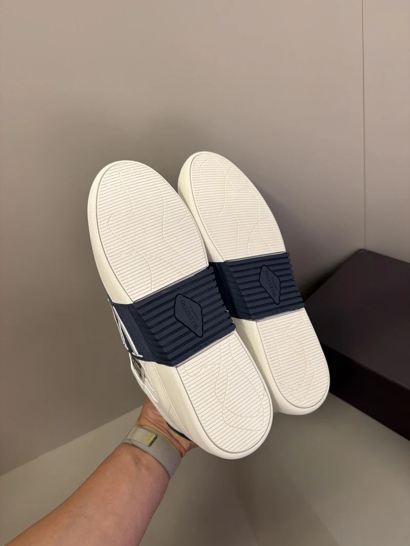 Valentino Garavani (kodm1102)