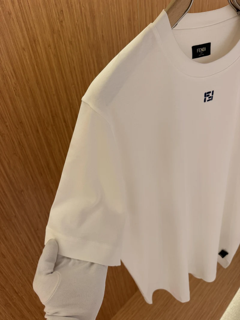 FENDİ T-shirt B