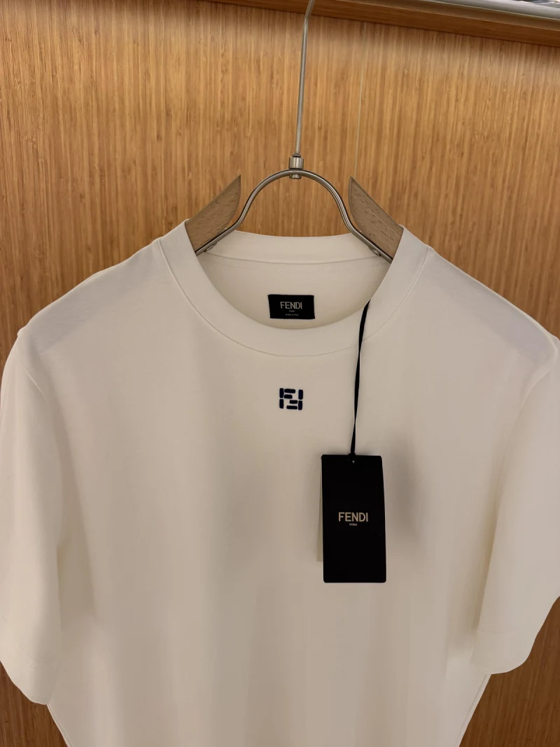 FENDİ T-shirt B