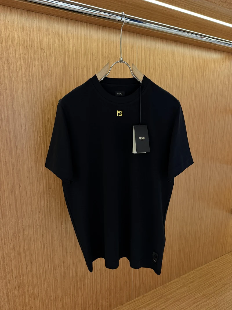 FENDİ T-shirt S