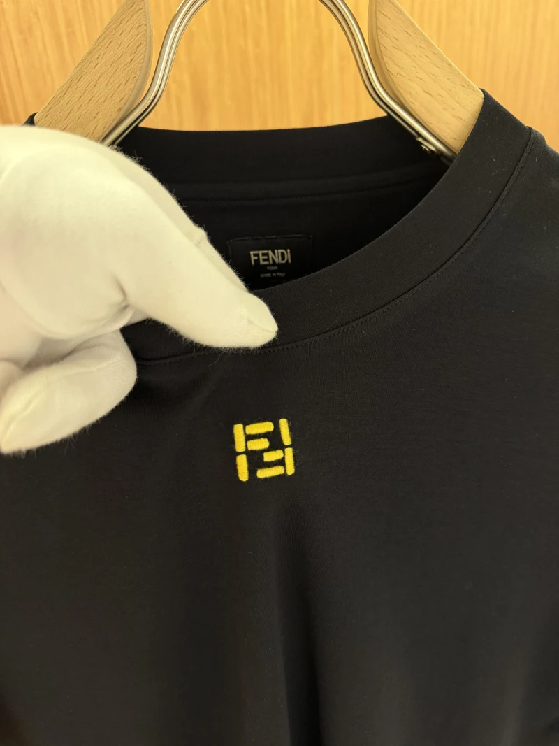 FENDİ T-shirt S