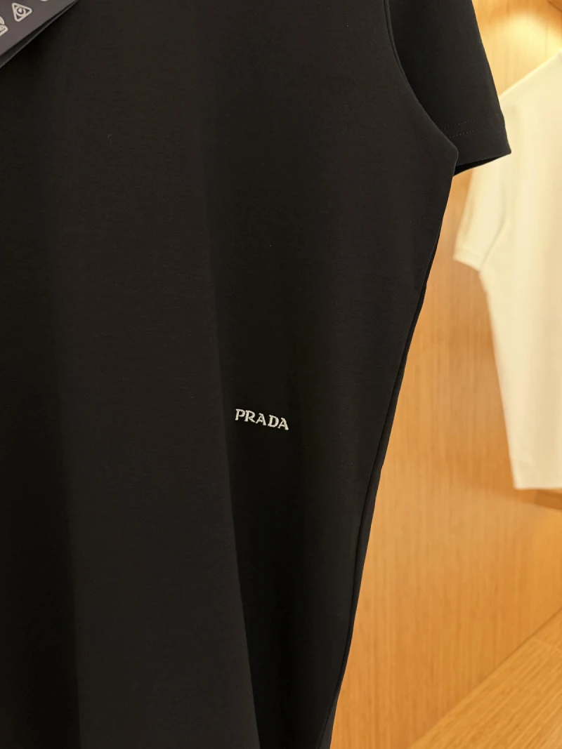 Prada Black2