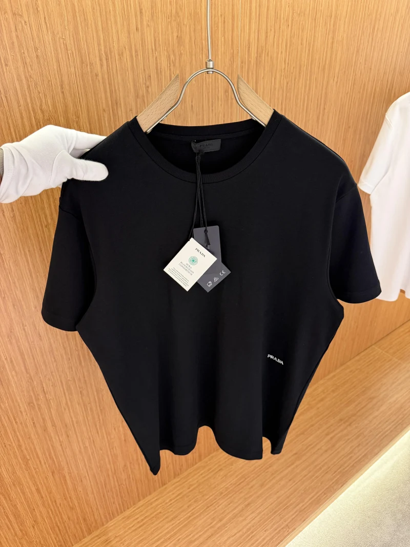Prada Black2