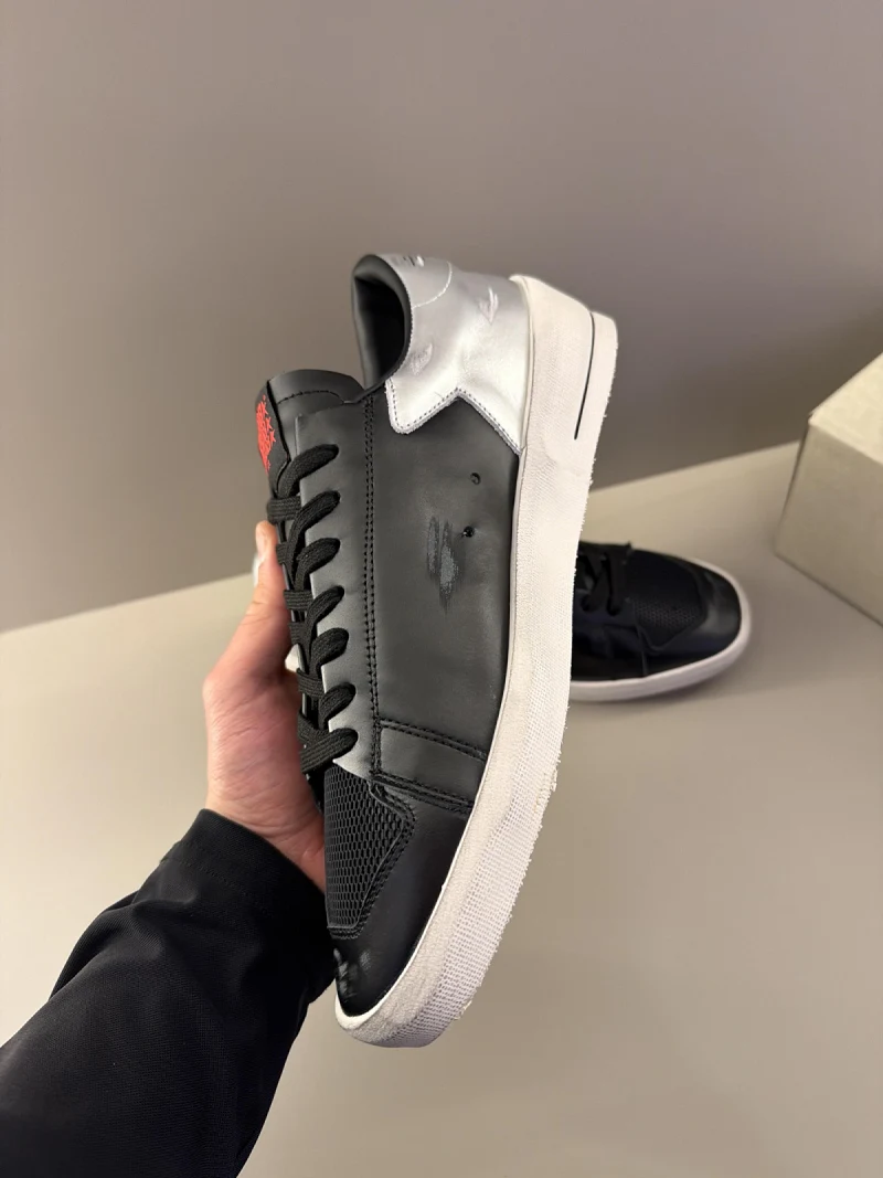 GOLDEN GOOSE - 1001
