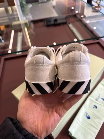 OFF-WHITE Vulc Low Canvas White black