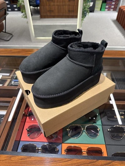 UGG -8004