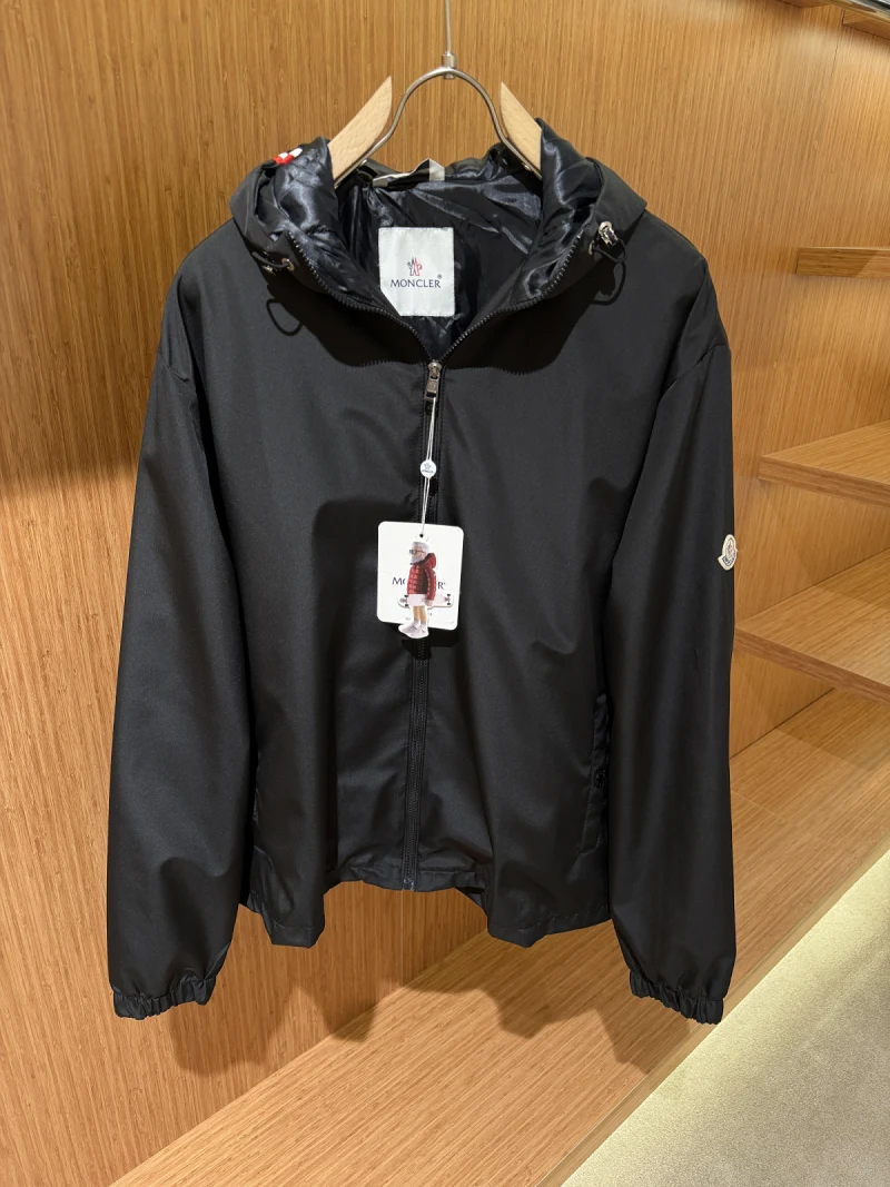 Moncler Hooded Parachute Top (BATTAL)