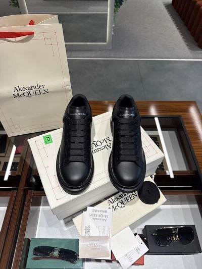 Alexander McQueen (parlak)