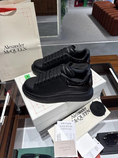 Alexander McQueen (parlak)