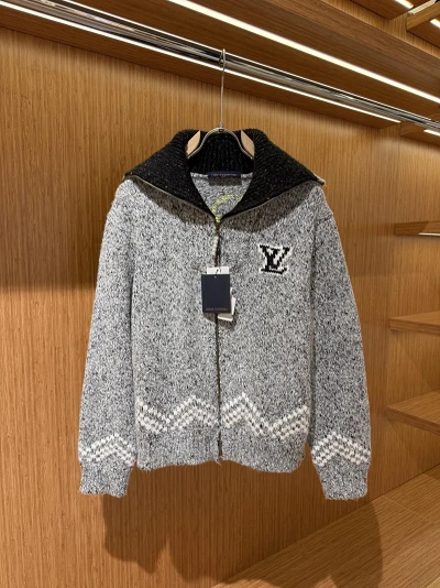 Louis Vuitton zip hirka