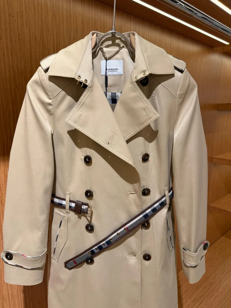 Burberry Kadın Bej Trençkot