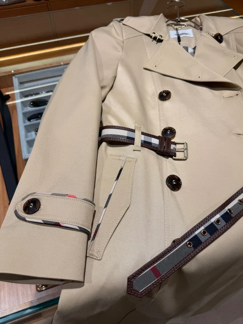 Burberry Kadın Bej Trençkot