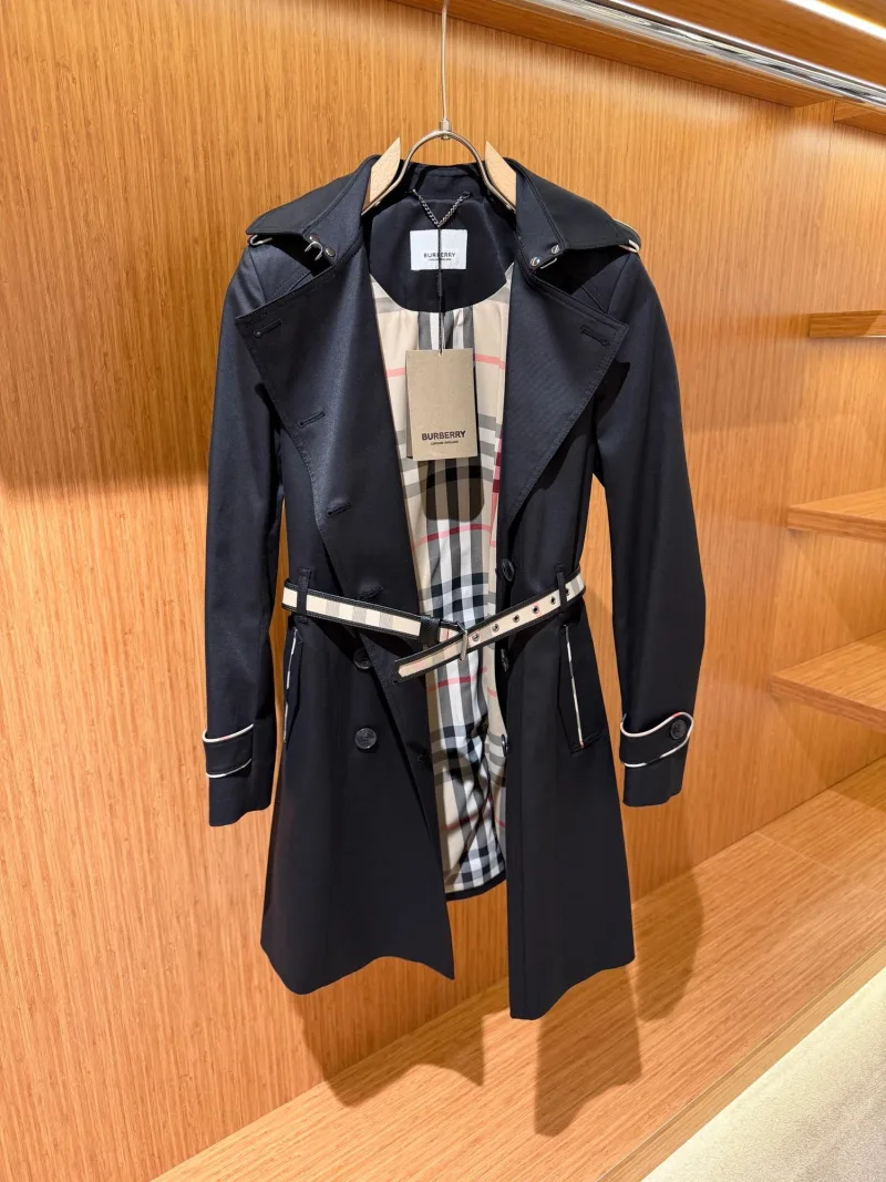 Burberry Kadın Siyah Trençkot