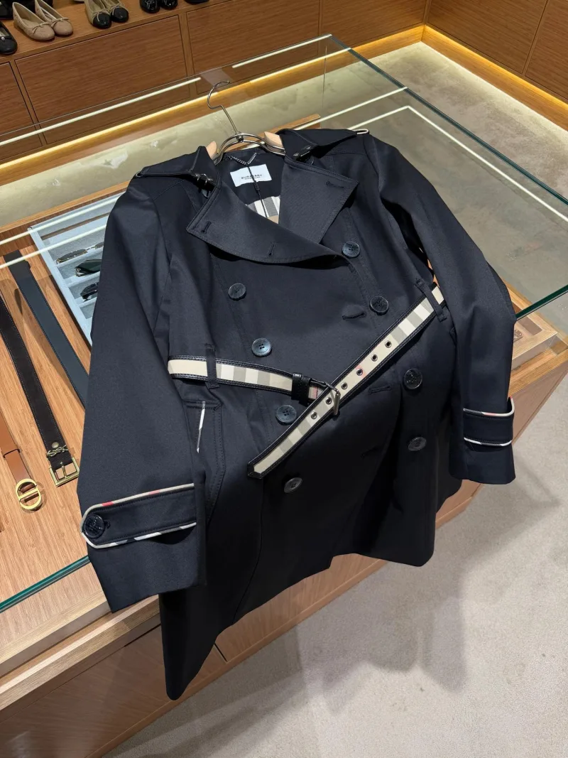 Burberry Kadın Siyah Trençkot