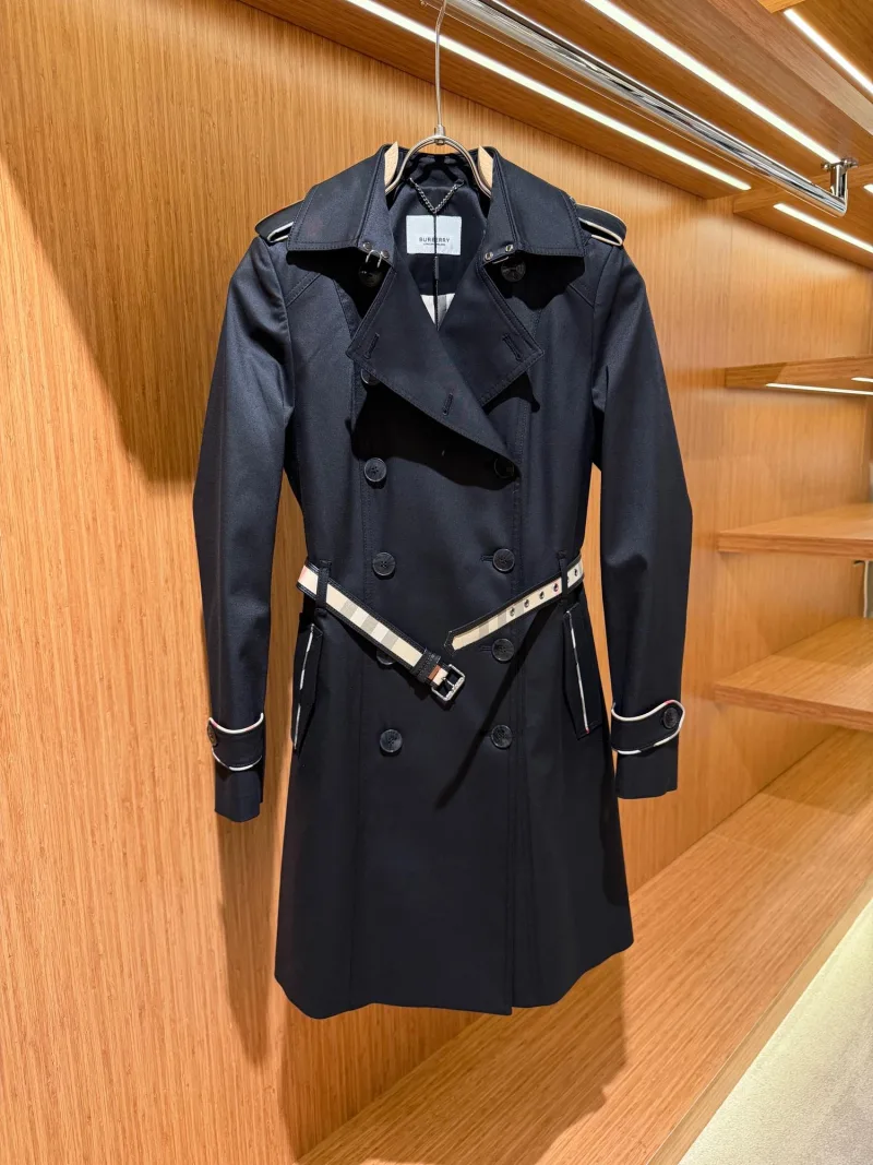 Burberry Kadın Siyah Trençkot