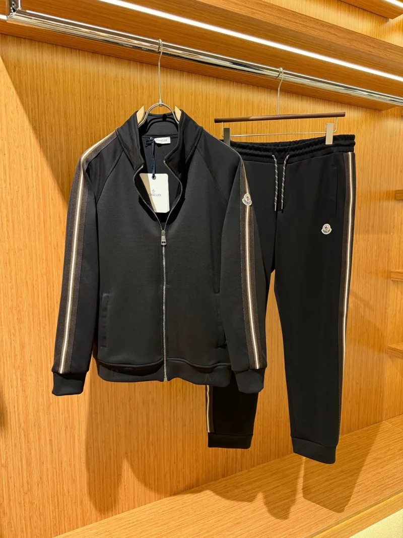 Moncler Eşofman Takımı