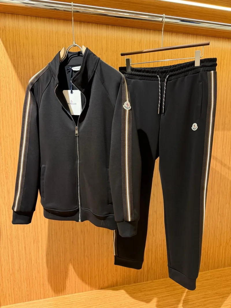 Moncler Eşofman Takımı