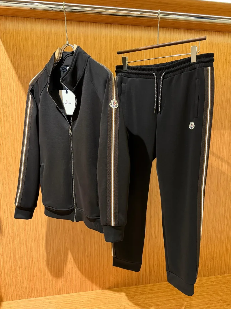 Moncler Eşofman Takımı