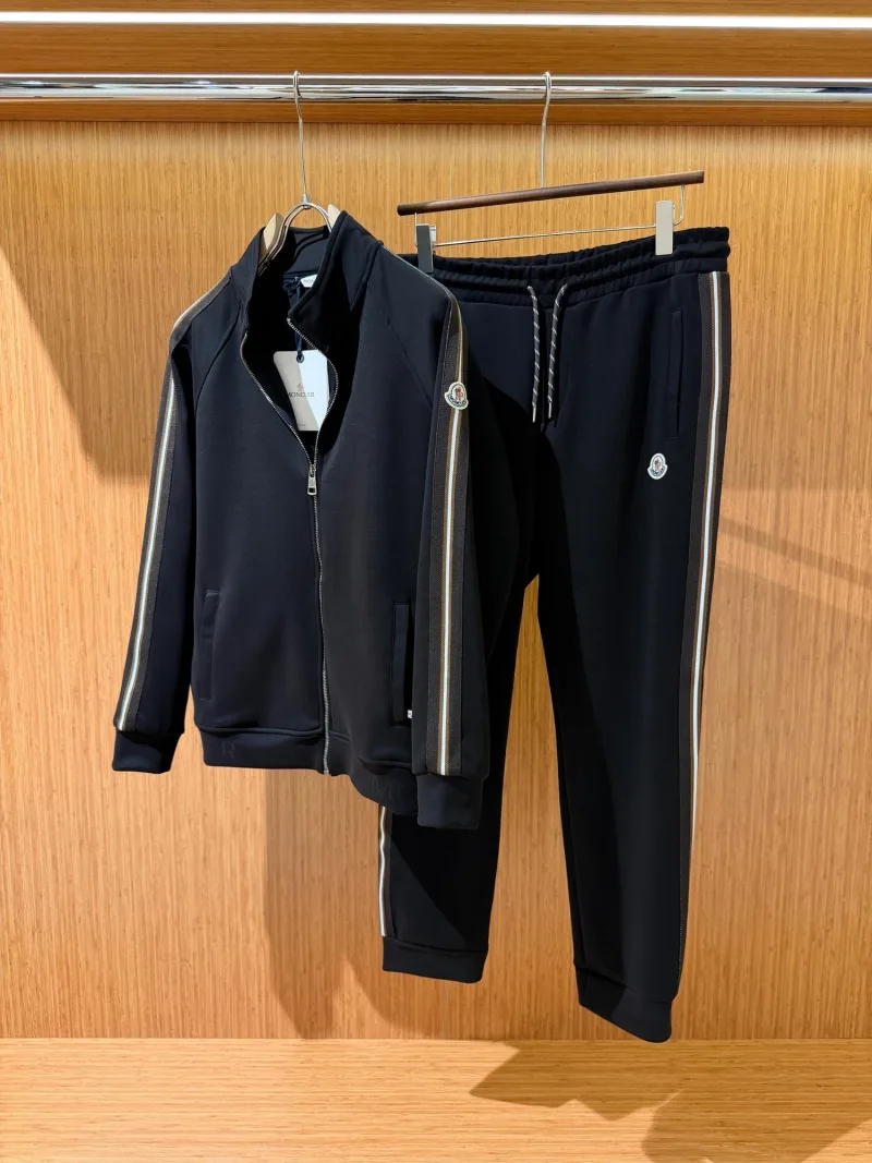 Moncler Eşofman Takımı
