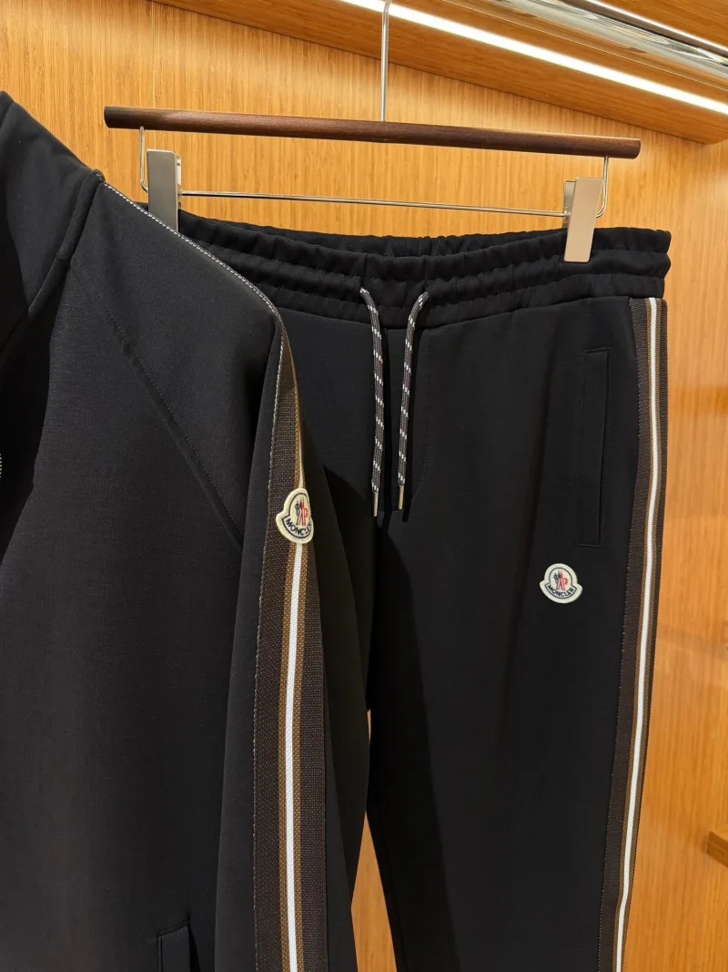 Moncler Eşofman Takımı