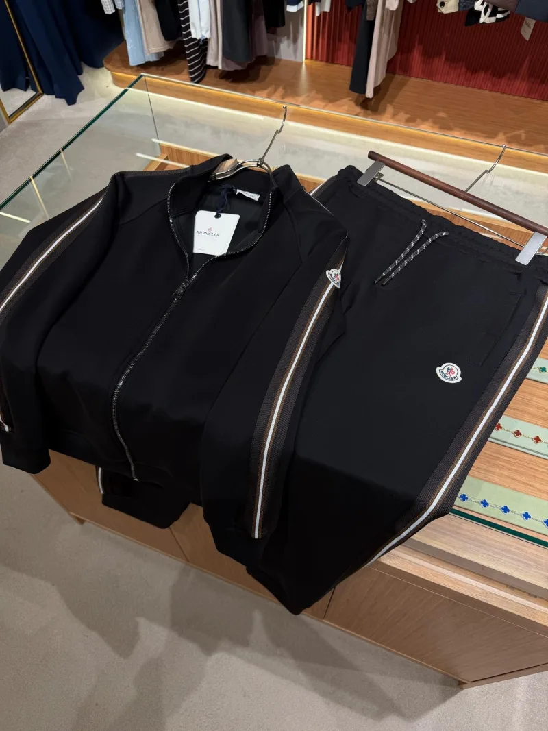 Moncler Eşofman Takımı