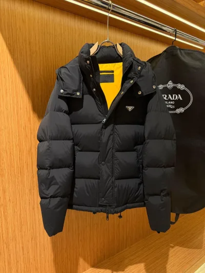 Prada Siyah Puffer Mont