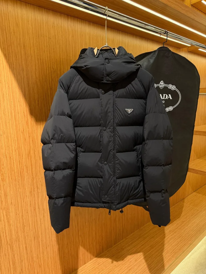 Prada Siyah Puffer Mont