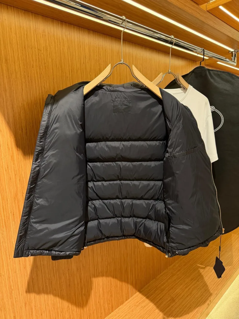 Prada Mont