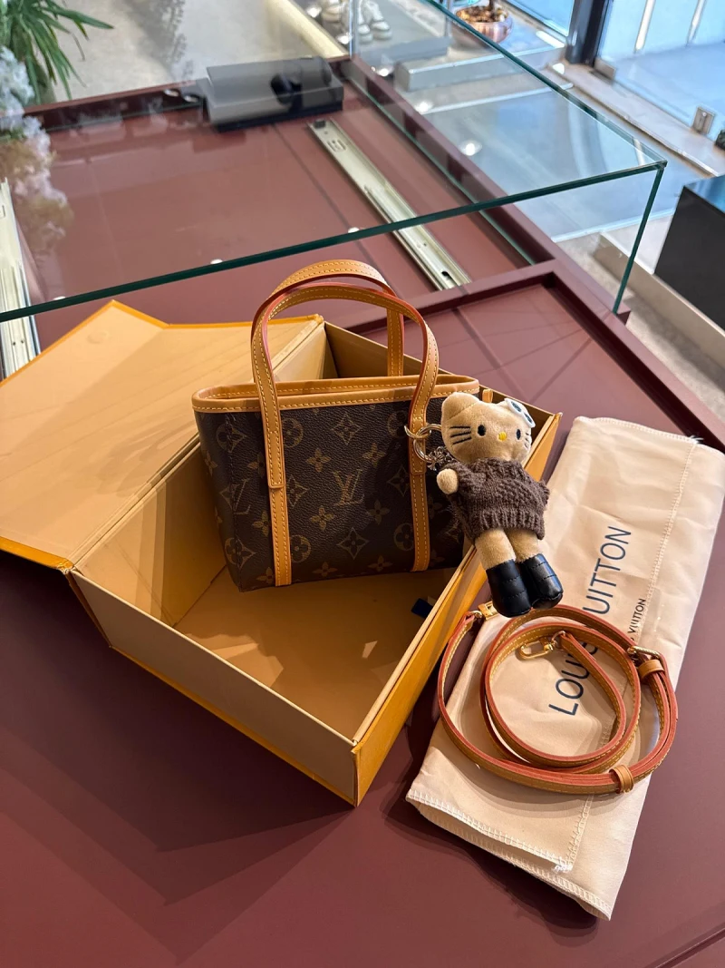 Louis Vuitton Monogram Tote Bag