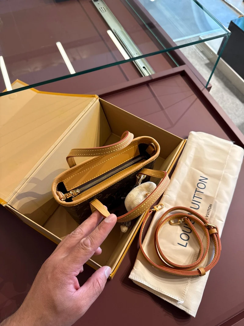 Louis Vuitton Monogram Tote Bag