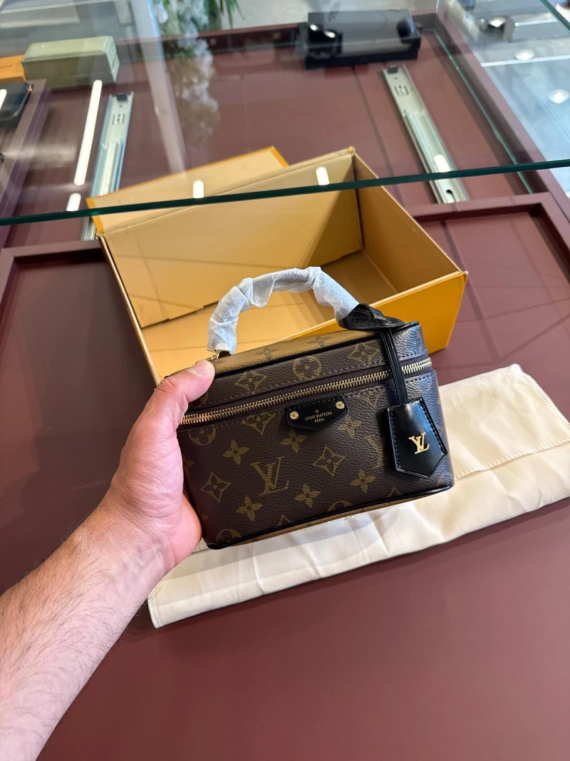 Louıs Vuıtton Vanity Chain Pouch