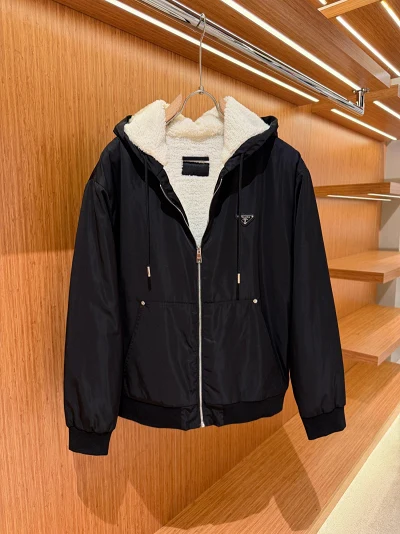 Prada Peluş Astarlı Mont