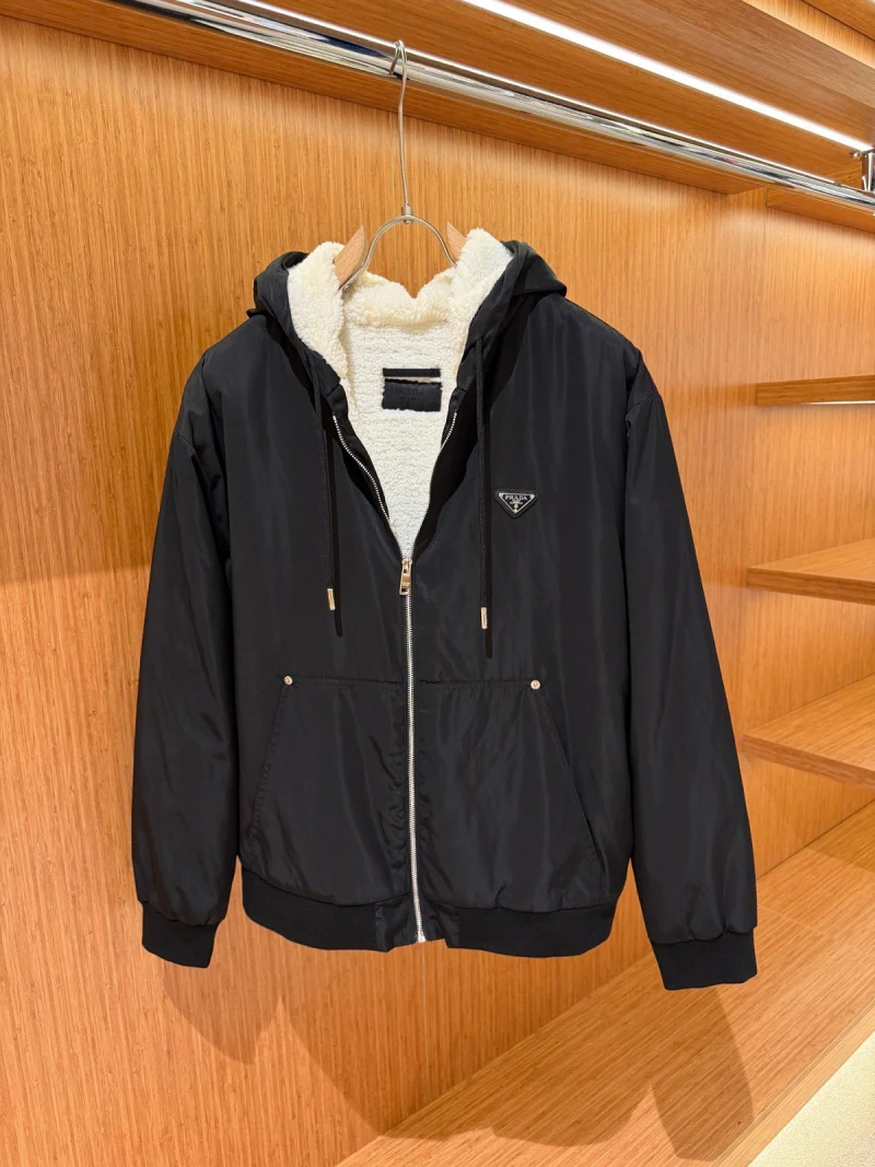 Prada Peluş Astarlı Mont