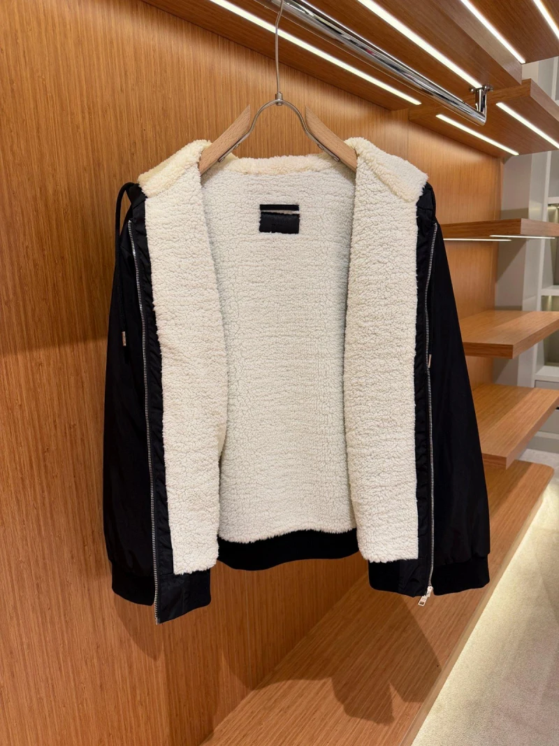 Prada Peluş Astarlı Mont