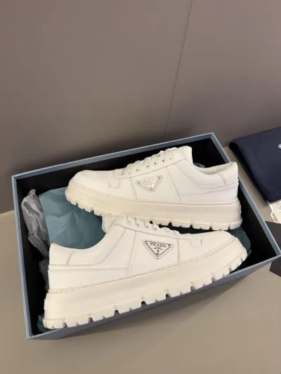 Prada Beyaz Deri Ayakkabı