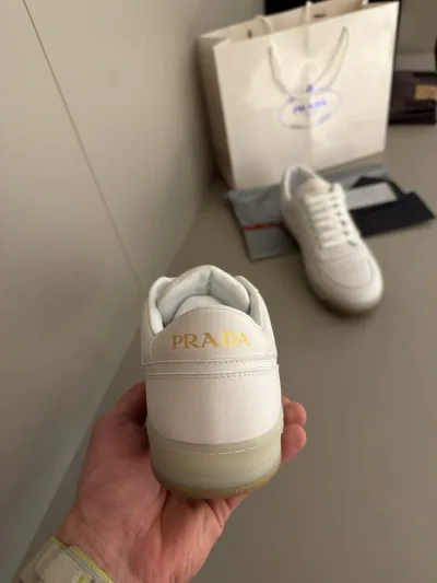 Prada Downtown beyaz ayakkabı