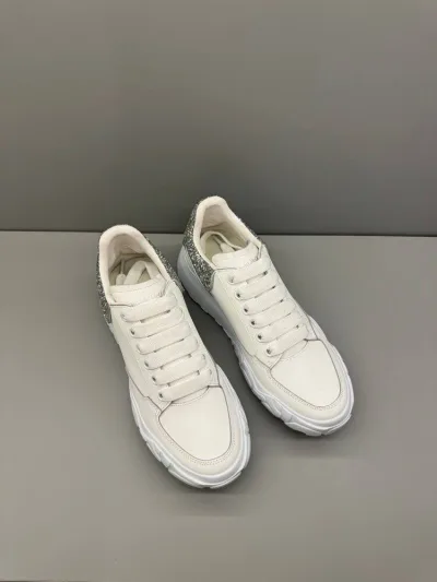 Alexander McQueen Sim