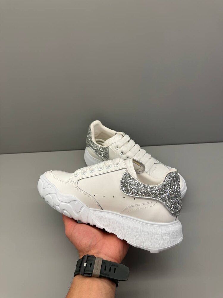 Alexander McQueen Sim